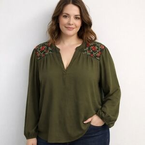 TORRID women's OLIVE Green FLORAL Embellished EMBROIDERED BLOUSE Size 22/24 2xl